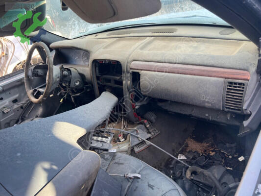Jeep Grand Cherokee Çamurluk çıkma parça