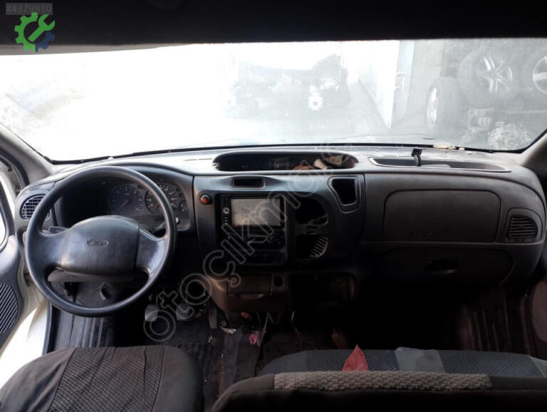 Ford Transit Göğüs çıkma parça