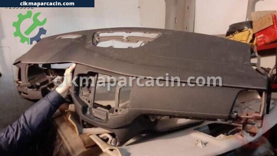 Volvo XC60 Torpido çıkma parça