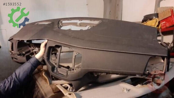 Volvo XC60 Torpido çıkma parça
