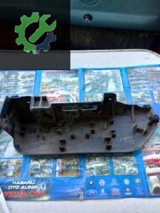 Caddy 04 10 model sağ arka bijon anahtarı tutucu plastiği