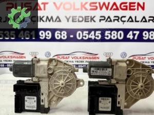 CADDY ÇIKMA ORJİNAL SAG SOL CAM MOTORU 5K0 959 792 5K0 959 793