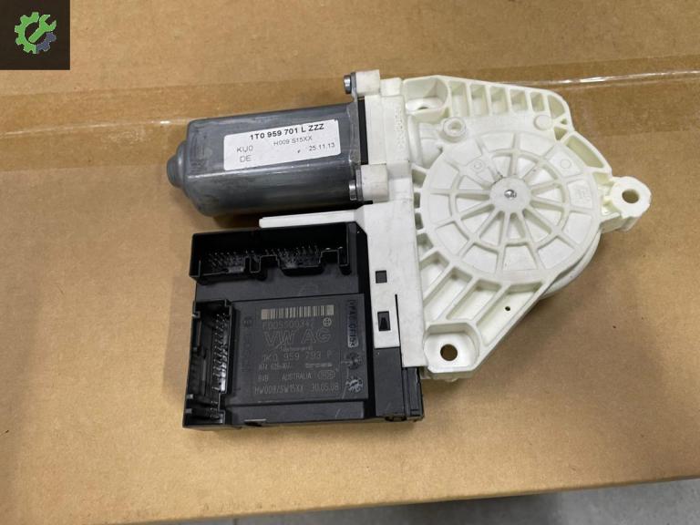 Volkswagen Caddy Cam Krikosu çıkma parça