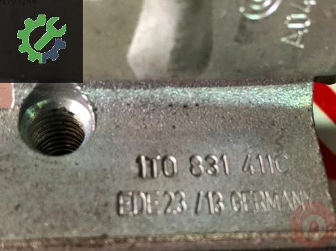 Caddy sol alt kapı menteşesi 1T0831411C