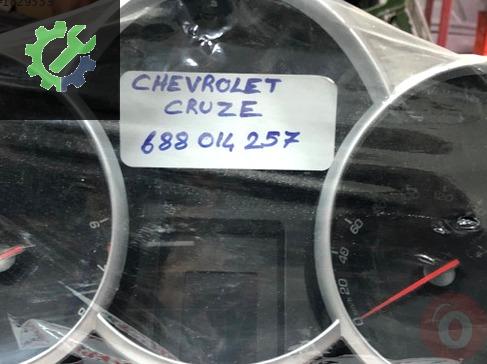 Chevrolet Cruze gosterge saati 688014257