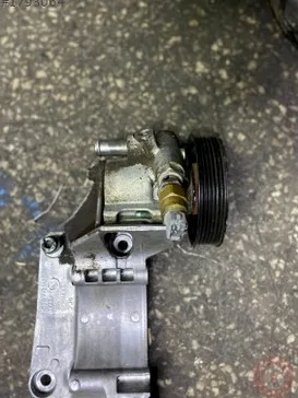 Volkswagen Polo Direksiyon Pompası 038 145 255 A çıkma parça