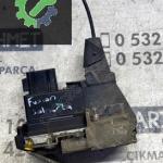 ÇIKMA FORD FUSİON SOL ARKA KAPI KİLİDİ