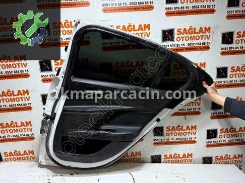 Jaguar XE Sağ Arka Kapı 15-24 çıkma parça