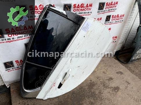 Jaguar XE Sağ Arka Kapı 15-24 çıkma parça