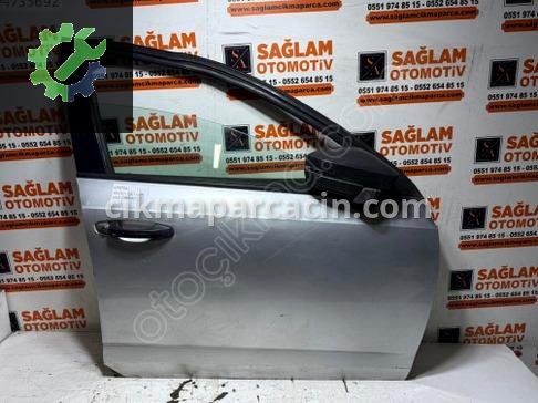 Skoda Octavia Sağ Ön Kapı çıkma parça
