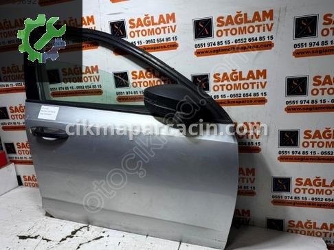 Skoda Octavia Sağ Ön Kapı çıkma parça