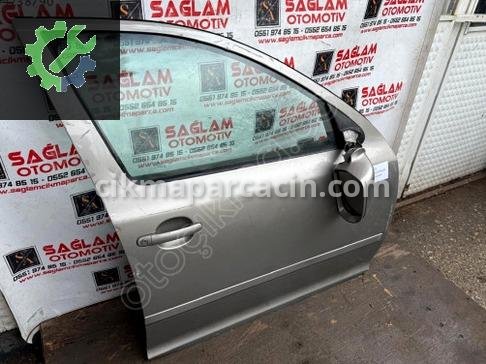 Skoda Octavia Sağ Ön Kapı çıkma parça