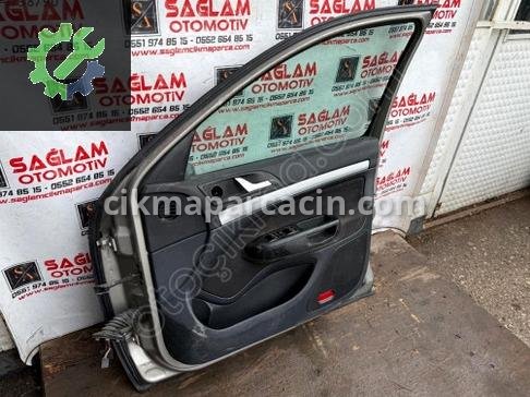 Skoda Octavia Sağ Ön Kapı çıkma parça