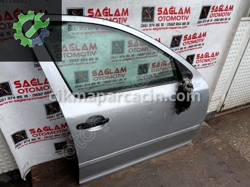 Skoda Octavia Sağ Ön Kapı çıkma parça