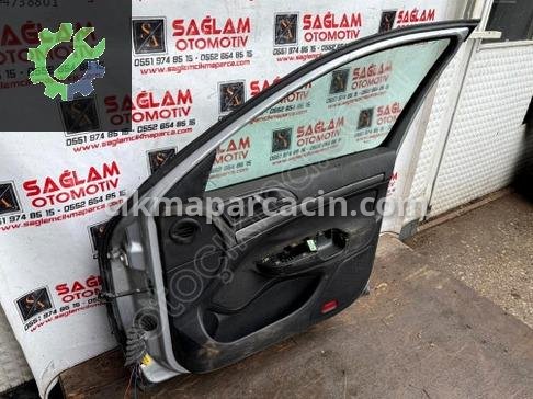 Skoda Octavia Sağ Ön Kapı çıkma parça