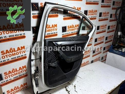 Skoda Octavia Sağ Arka Kapı çıkma parça