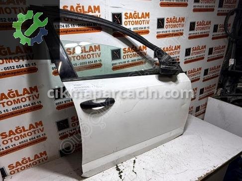 Skoda Octavia Sağ Ön Kapı çıkma parça
