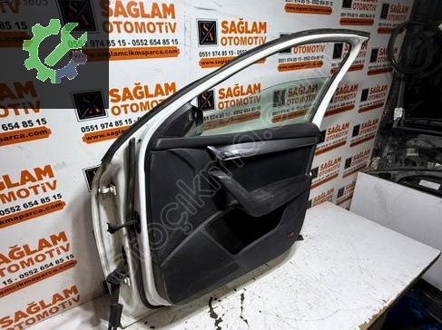 ÇIKMA SKODA OCTAVİA SAĞ ÖN KAPI 2012-2019