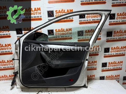 Skoda Octavia Sağ Ön Kapı çıkma parça