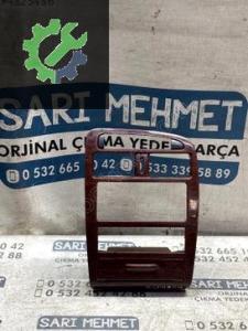 ÇIKMA TOYOTA AVENSİS TEYP ÇERÇEVESİ