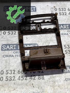 ÇIKMA TOYOTA AVENSİS TEYP ÇERÇEVESİ