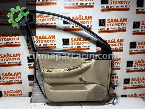 Toyota Corolla Sol Ön Kapı çıkma parça