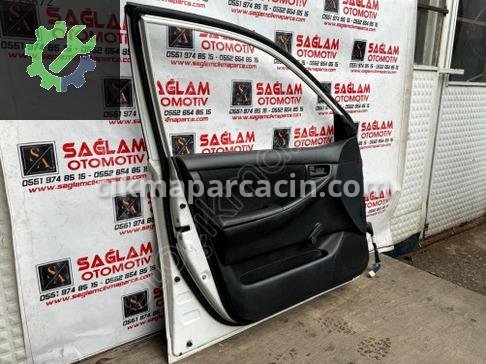 Toyota Corolla Sol Ön Kapı çıkma parça