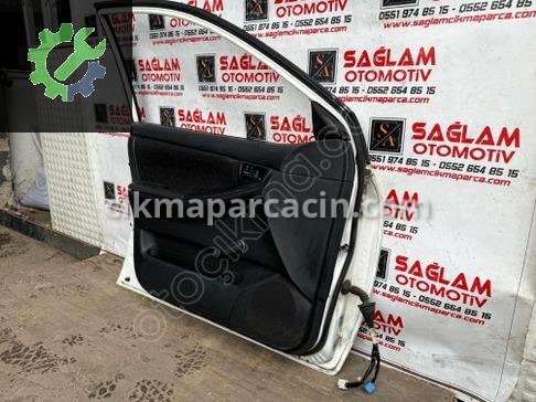 Toyota Corolla Sol Ön Kapı çıkma parça