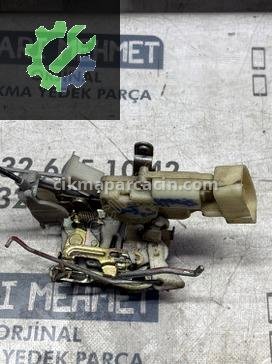 Toyota Yaris Sağ Ön Kapı Kilidi çıkma parça