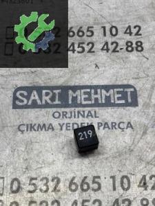 ÇIKMA VW PASSAT 219 ÇOK FONKSİYONLU RÖLE 443951253AA