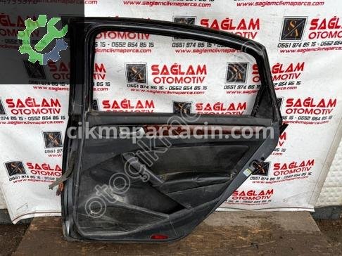 Volkswagen Passat Sağ Arka Kapı çıkma parça