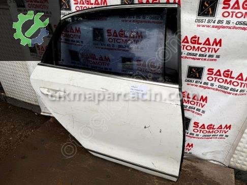 Volkswagen Passat Sağ Arka Kapı çıkma parça