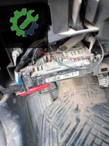 Citroen Berlingo Peugeot 98/04 modelgösterg saati ve ön torpido