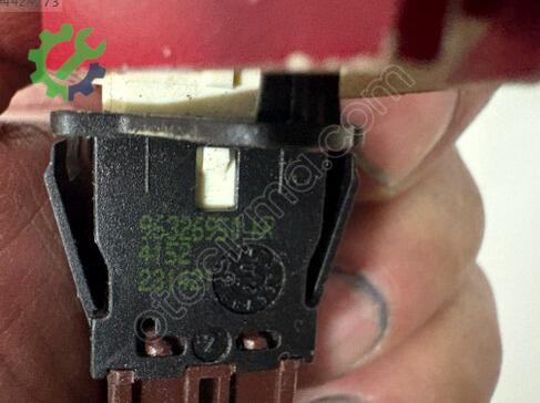 Citroen C5 Flaşör Düğmesi 96326950 çıkma parça