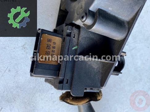 Citroen Saxo Sinyal Kolu çıkma parça