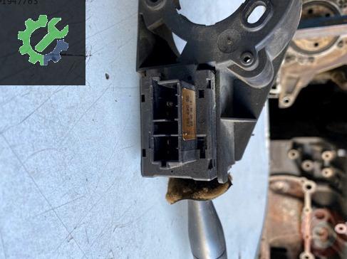 Citroen Saxo Sinyal Kolu çıkma parça