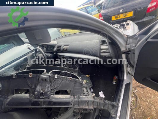 BMW 1 Serisi Torpido çıkma parça