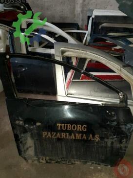 Renault Clio Sağ Ön Kapı çıkma parça