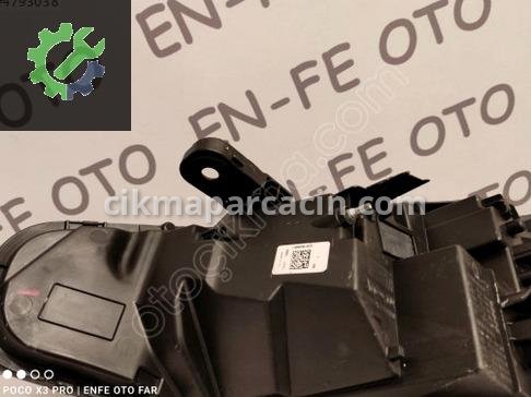 Renault Clio Sağ Ön Far 202320242025 çıkma parça