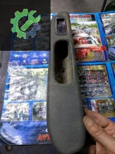 Corolla 98 04 sol cam düğmesi ve kapı içden asılma plastiği