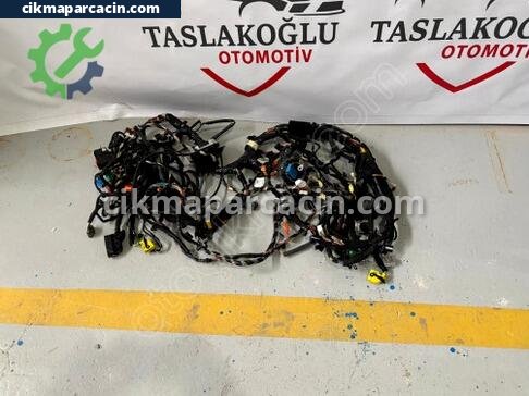 Dacia Duster Göğüs çıkma parça