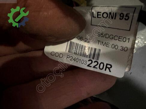 Dacia Duster Göğüs 240103220R çıkma parça