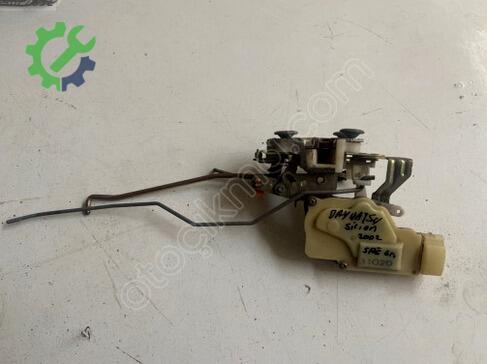 Daihatsu Sirion Kapı Kilidi çıkma parça