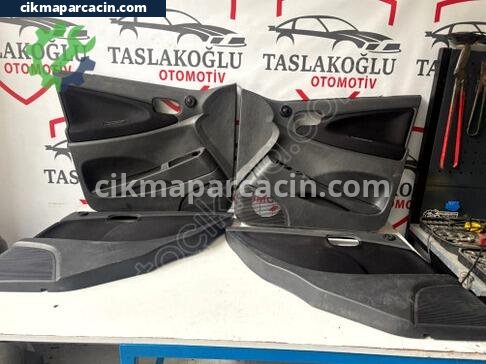 Daihatsu Yrv Kapı Döşemesi çıkma parça