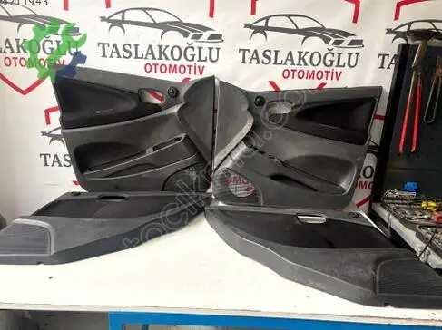 Daihatsu Yrv Kapı Döşemesi çıkma parça