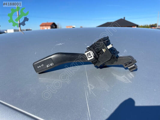 Audi A3 Sinyal Kolu çıkma parça
