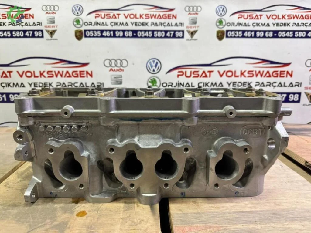 Volkswagen Passat Silindir Kapağı 06B103373T çıkma parça