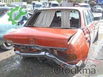 Mercedes-Benz 230 MP3 Çalar çıkma parça