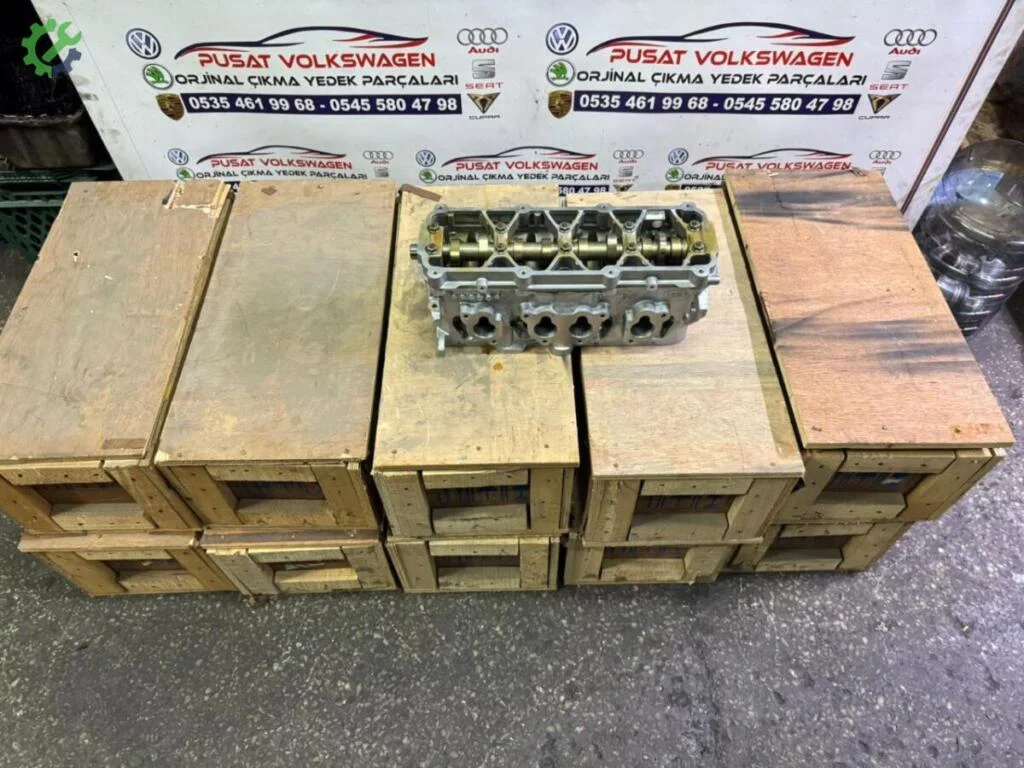 Volkswagen Passat Silindir Kapağı 06B103373T çıkma parça