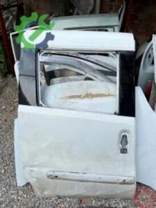 Fiat Doblo 2023 Çıkma Sağ Cam